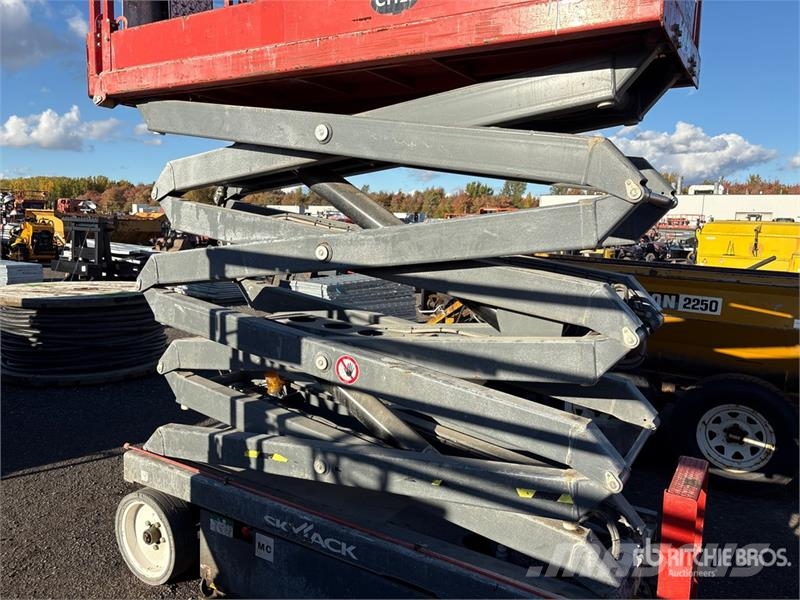 SkyJack SJ 3226 Electric Scissor Lift Škarjaste dvižne ploščadi