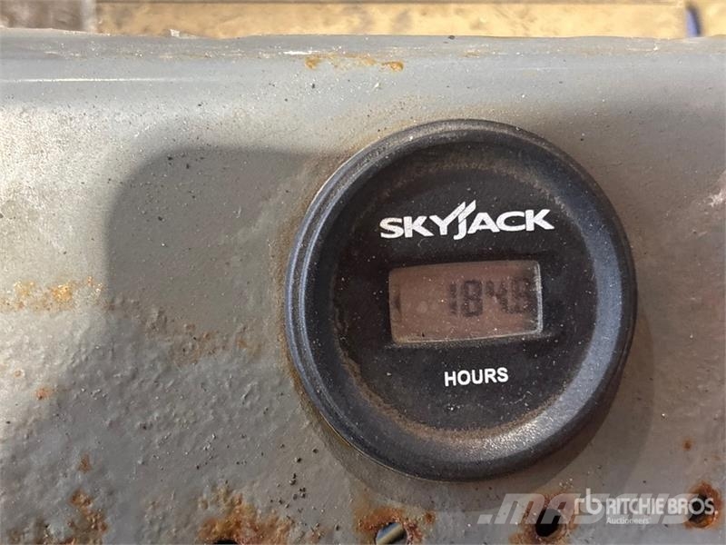 SkyJack SJ 3226 Electric Scissor Lift Škaraste platforme