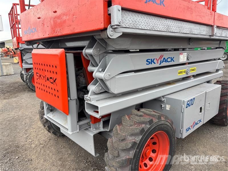 SkyJack SJ-7027 4x4 Dual Fuel Scissor Lift Ανυψωτήρες ψαλιδωτής άρθρωσης