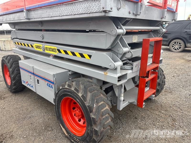 SkyJack SJ-7027 4x4 Dual Fuel Scissor Lift Ανυψωτήρες ψαλιδωτής άρθρωσης
