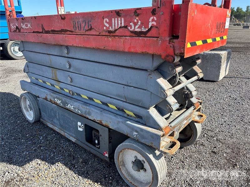 SkyJack SJ III 3226 Electric Scissor Lift Plataformas tijera