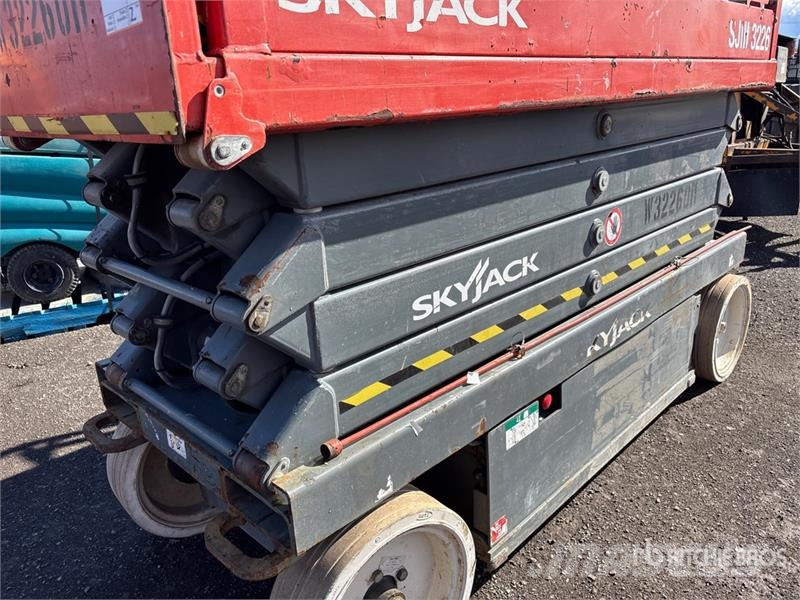SkyJack SJ III 3226 Electric Scissor Lift Ножничные подъемники