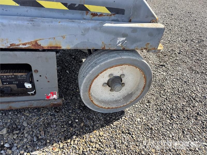 SkyJack SJ III 3226 Electric Scissor Lift Plataformas tijera