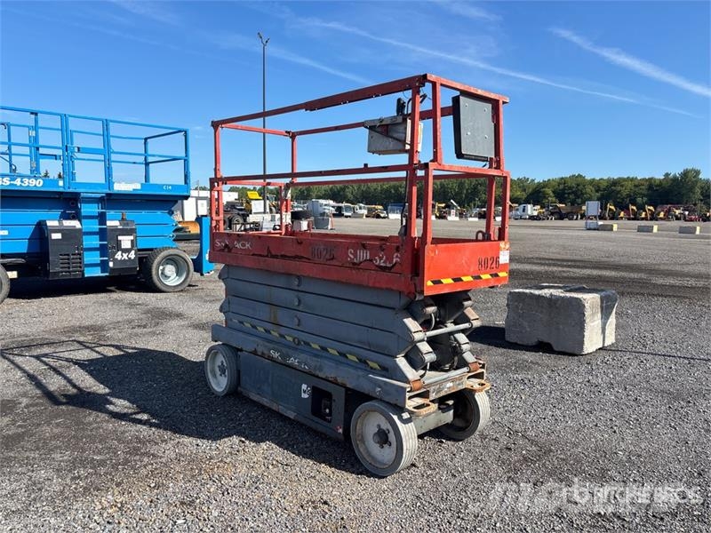 SkyJack SJ III 3226 Electric Scissor Lift Plataformas tijera