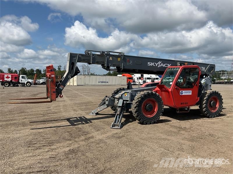 SkyJack SJ1056TH Telehandler Teleskopiskie manipulatori