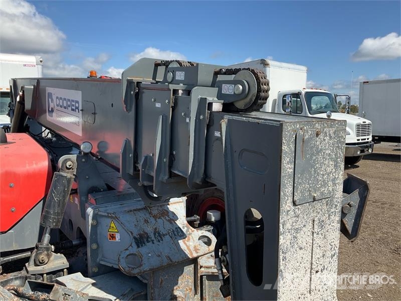 SkyJack SJ1056TH Telehandler Teleskopiskie manipulatori