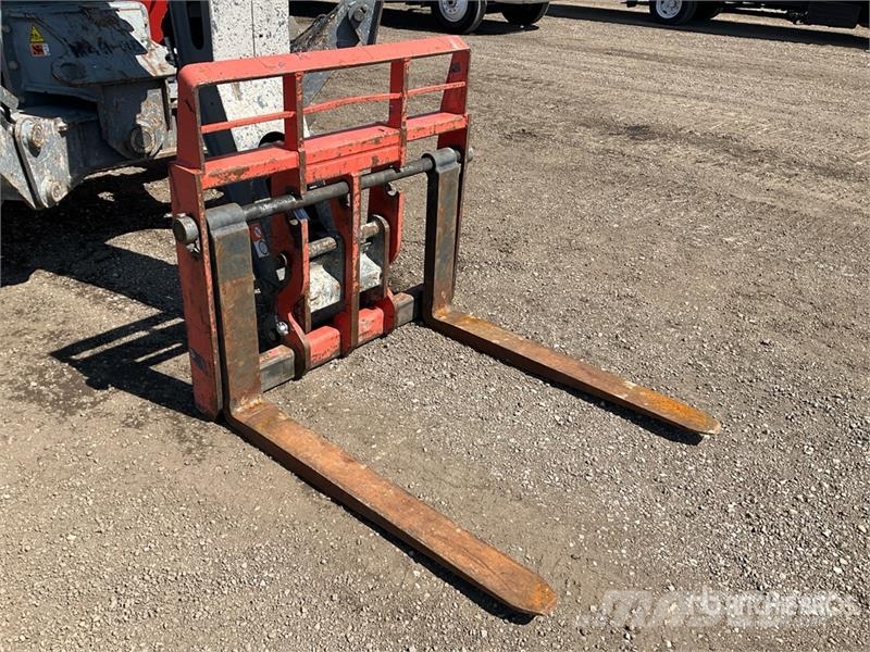 SkyJack SJ1056TH Telehandler Teleskopiskie manipulatori