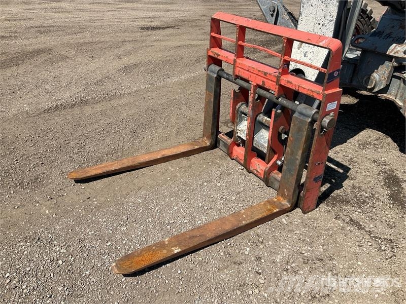 SkyJack SJ1056TH Telehandler Teleskopiskie manipulatori
