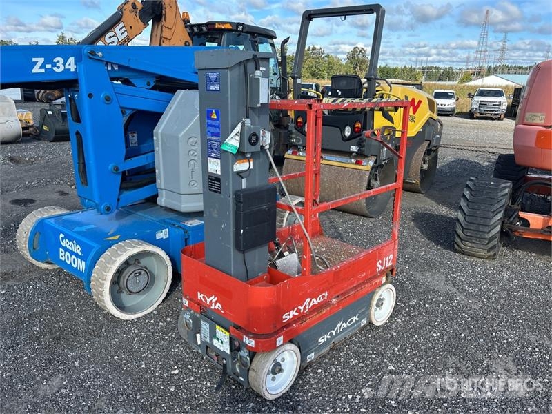 SkyJack SJ12 Vertical Mast Lift Vertikalne radne podizne platforme