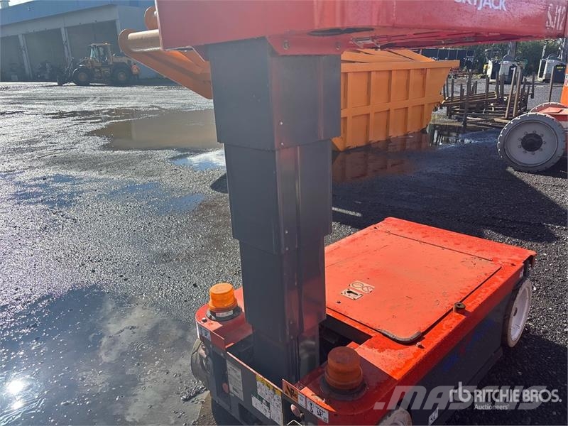 SkyJack SJ12 Vertical Mast Lift Vertikalna dvigala