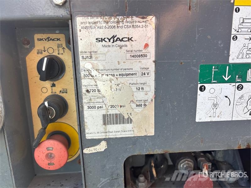 SkyJack SJ12 Vertical Mast Lift Vertikalna dvigala