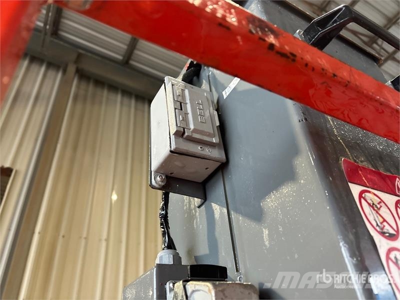 SkyJack SJ16 رافعات السارية الرأسية