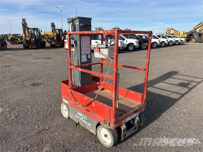 SkyJack SJ16 رافعات السارية الرأسية