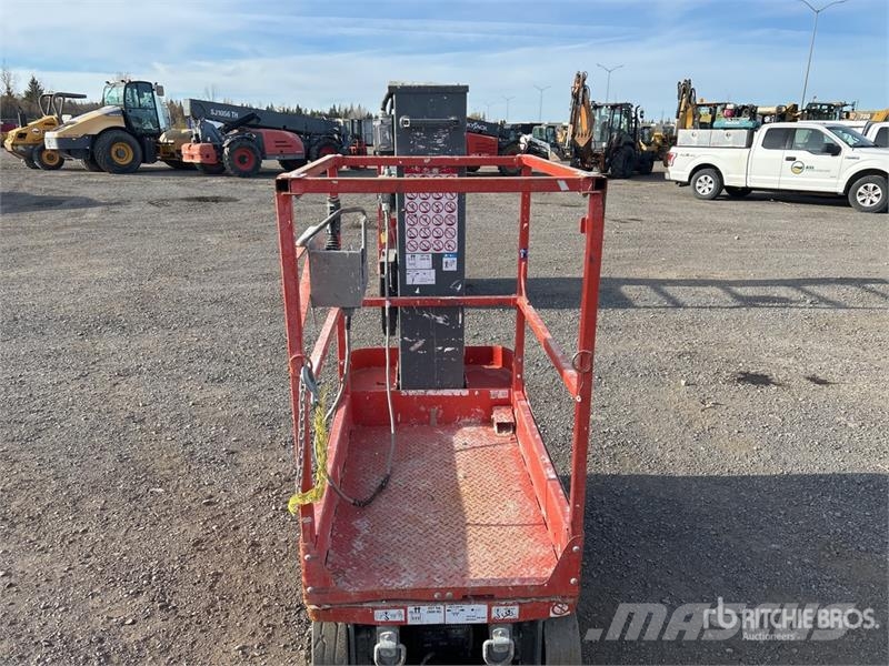 SkyJack SJ16 رافعات السارية الرأسية