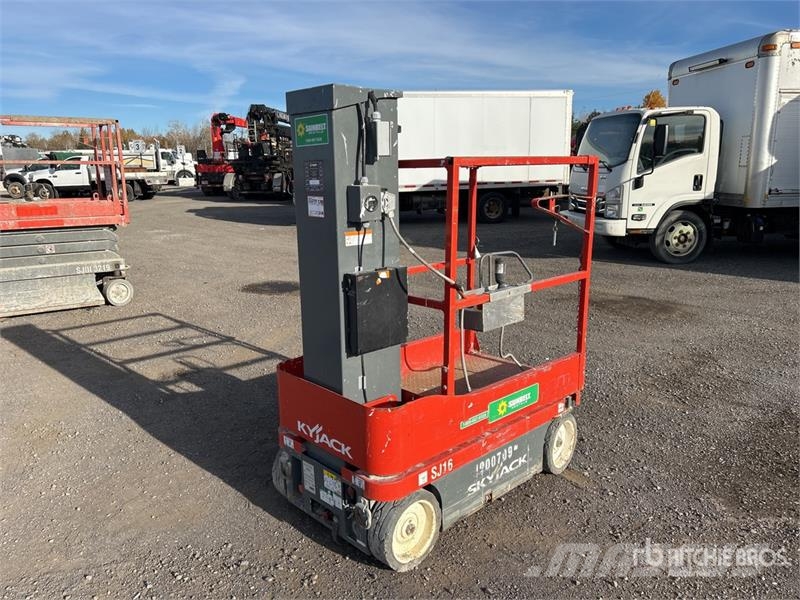 SkyJack SJ16 رافعات السارية الرأسية