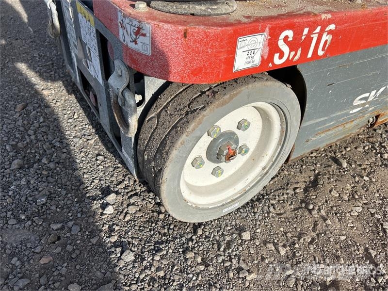 SkyJack SJ16 رافعات السارية الرأسية