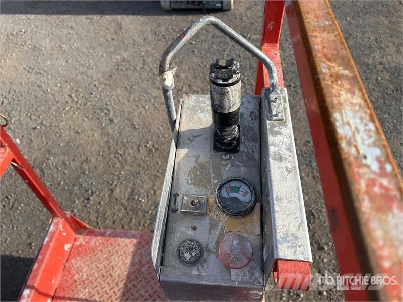 SkyJack SJ16 رافعات السارية الرأسية