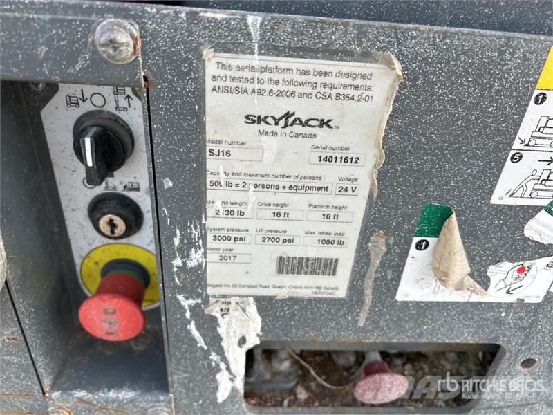 SkyJack SJ16 رافعات السارية الرأسية