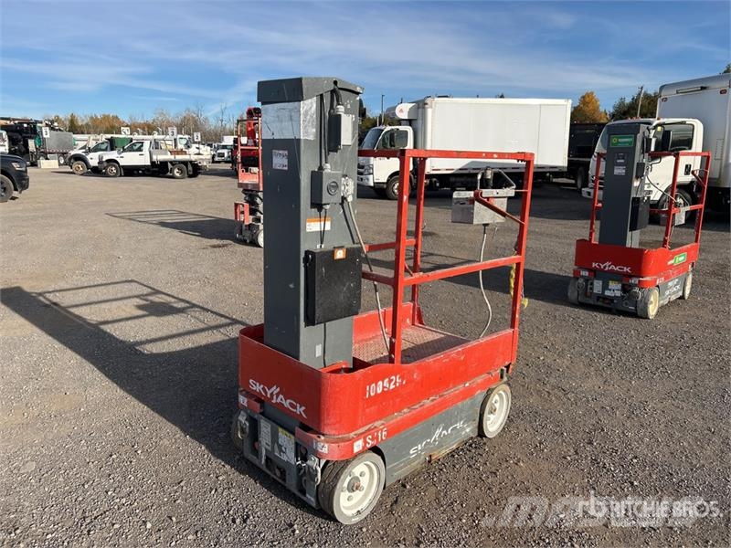 SkyJack SJ16 رافعات السارية الرأسية