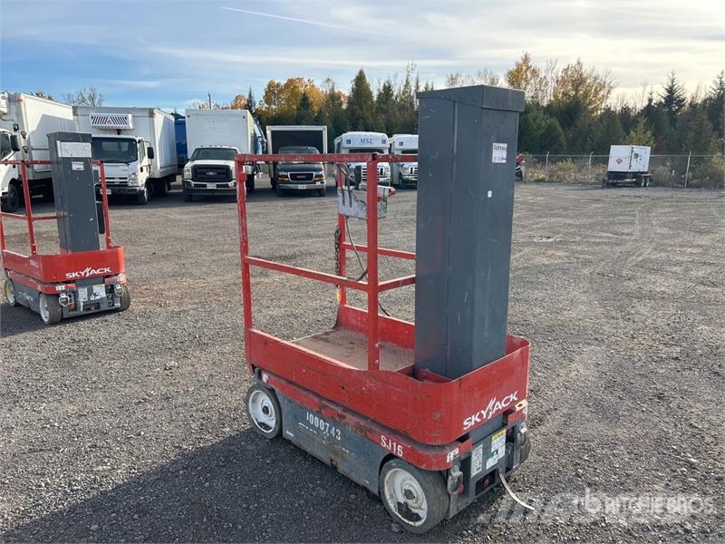SkyJack SJ16 رافعات السارية الرأسية
