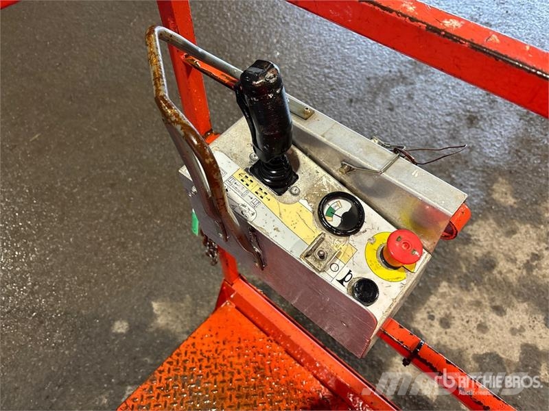 SkyJack SJ16 رافعات السارية الرأسية