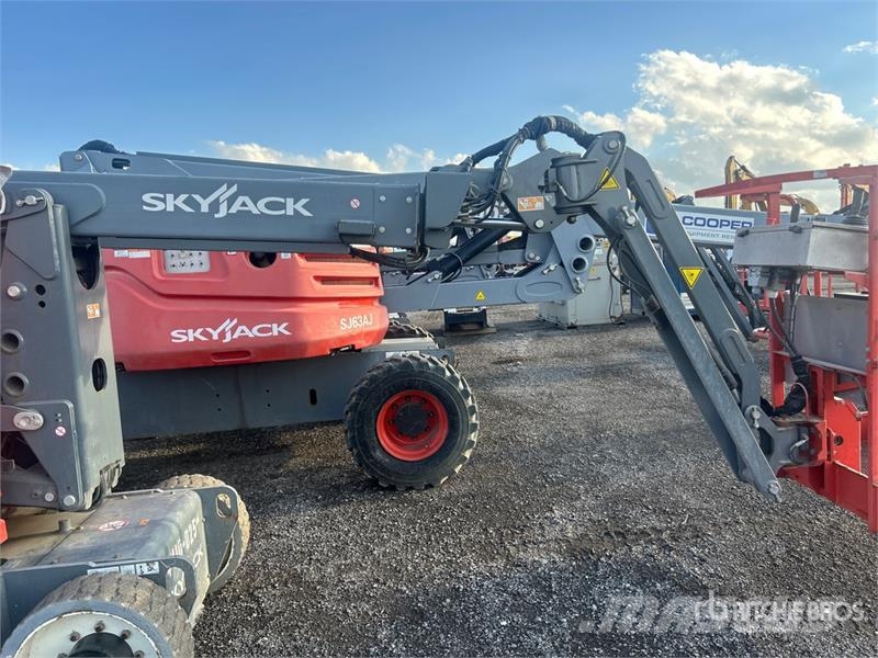 SkyJack SJ30AJ 4WD Electric Articulating Boom Lift Zglobne podizne platforme