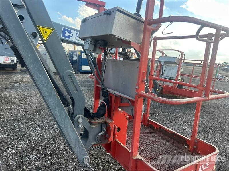 SkyJack SJ30AJ 4WD Electric Articulating Boom Lift Zglobne podizne platforme