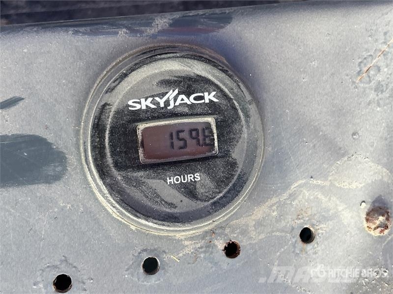 SkyJack SJ3220 Šķerveida pacēlāji