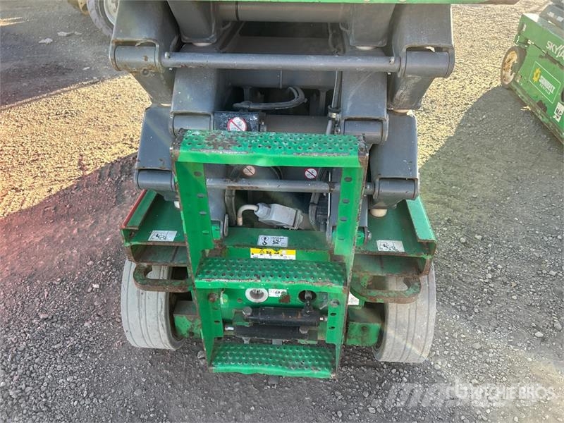SkyJack SJ3226 Electric Scissor Lift Šķerveida pacēlāji