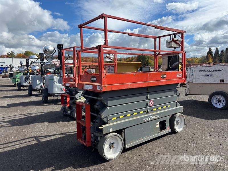 SkyJack SJ3226 Electric Scissor Lift Scheren-Arbeitsbühnen