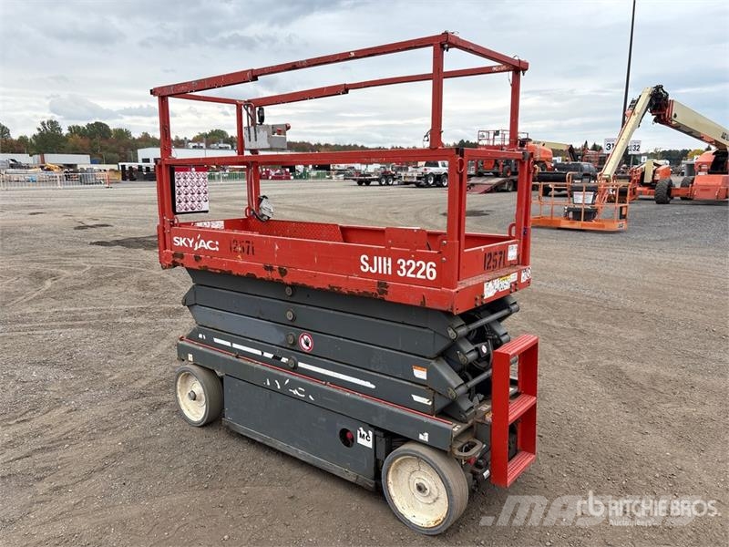 SkyJack SJ3226 Electric Scissor Lift Šķerveida pacēlāji