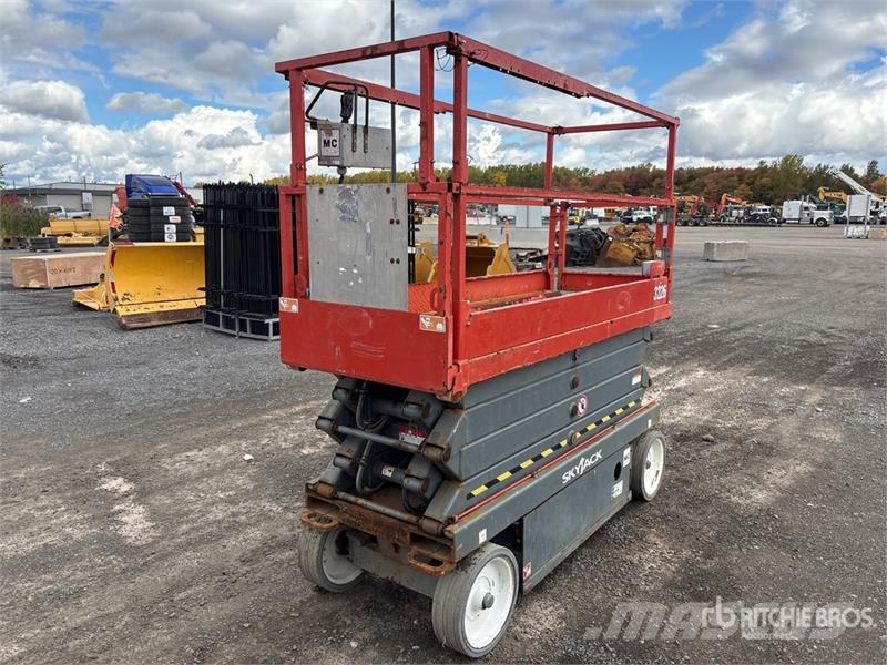 SkyJack SJ3226 Electric Scissor Lift Šķerveida pacēlāji