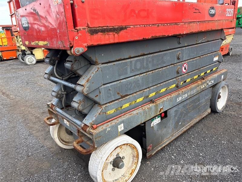 SkyJack SJ3226 Electric Scissor Lift Šķerveida pacēlāji