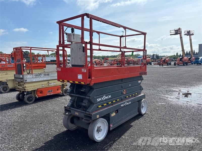 SkyJack SJ3226 Electric Scissor Lift Scissor lifts