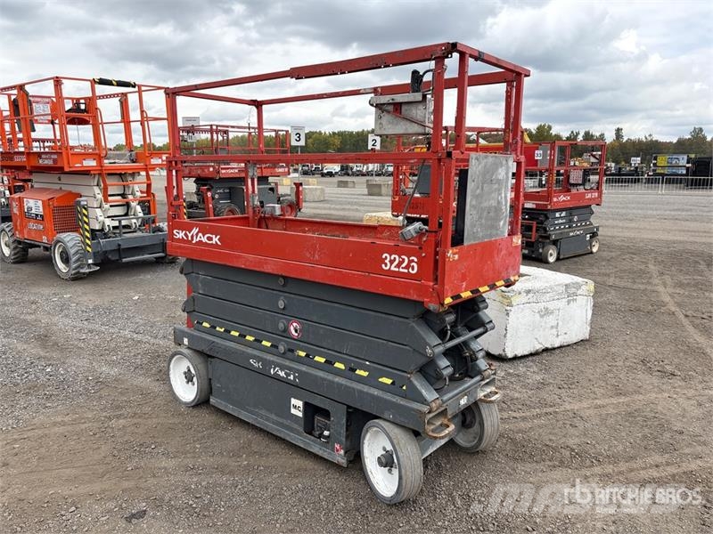 SkyJack SJ3226 Electric Scissor Lift Scissor lifts