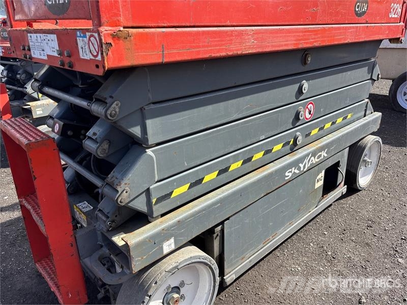 SkyJack SJ3226 Electric Scissor Lift رافعات مقصية الشكل
