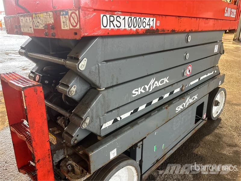 SkyJack SJ3226 Electric Scissor Lift Ножничные подъемники