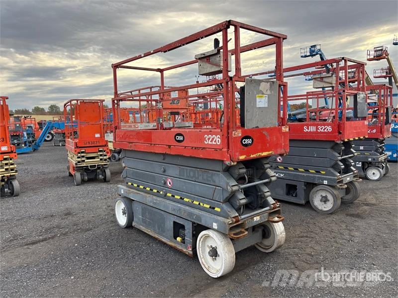 SkyJack SJ3226 Electric Scissor Lift Šķerveida pacēlāji