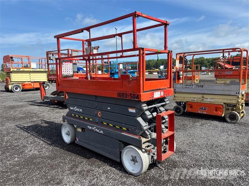 SkyJack SJ3226 Electric Scissor Lift Scissor lifts