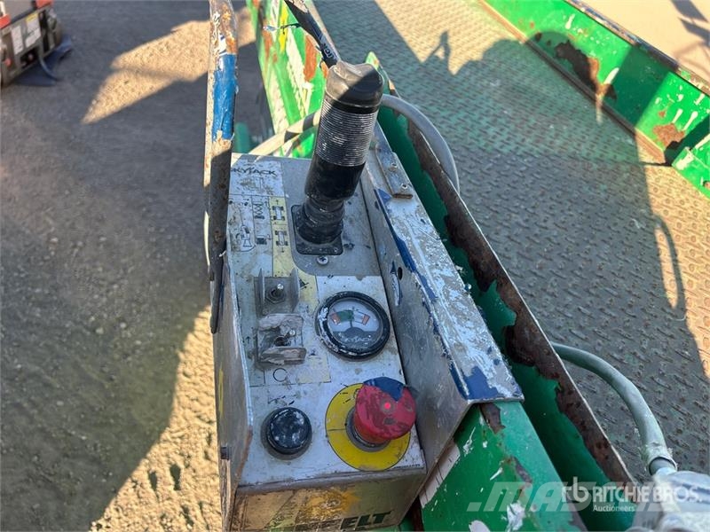 SkyJack SJ3226 Electric Scissor Lift Šķerveida pacēlāji
