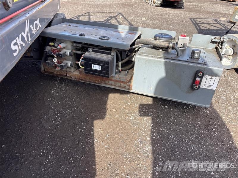 SkyJack SJ3226 Electric Scissor Lift رافعات مقصية الشكل