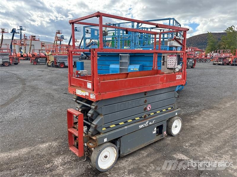 SkyJack SJ3226 Electric Scissor Lift Šķerveida pacēlāji