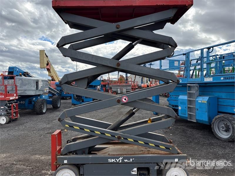 SkyJack SJ3226 Electric Scissor Lift Šķerveida pacēlāji