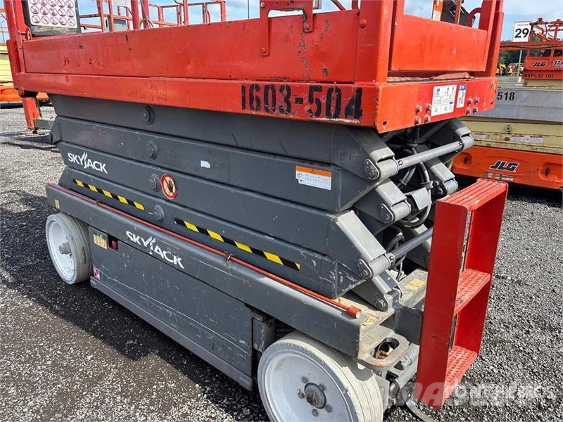 SkyJack SJ3226 Electric Scissor Lift Scissor lifts