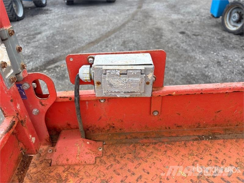 SkyJack SJ3226 Electric Scissor Lift Šķerveida pacēlāji