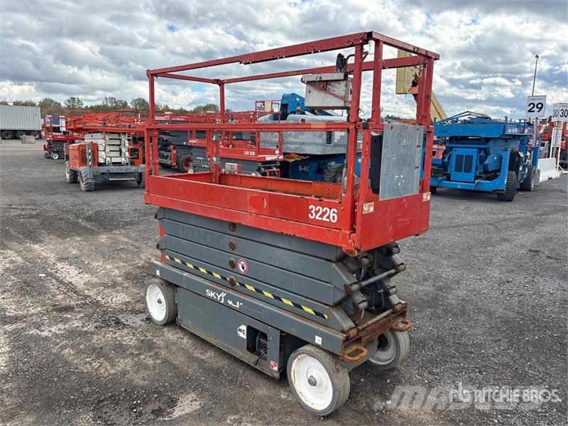 SkyJack SJ3226 Electric Scissor Lift Šķerveida pacēlāji
