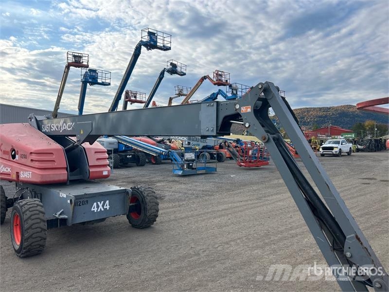 SkyJack SJ45T 4WD Dual Fuel Telescopic Boom Lift Teleskopiskie pacēlāji