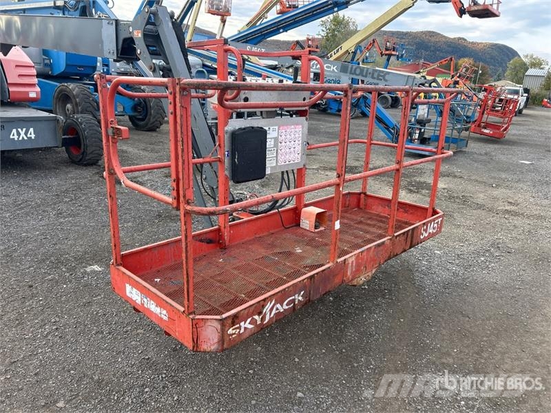 SkyJack SJ45T 4WD Dual Fuel Telescopic Boom Lift Teleskopiskie pacēlāji