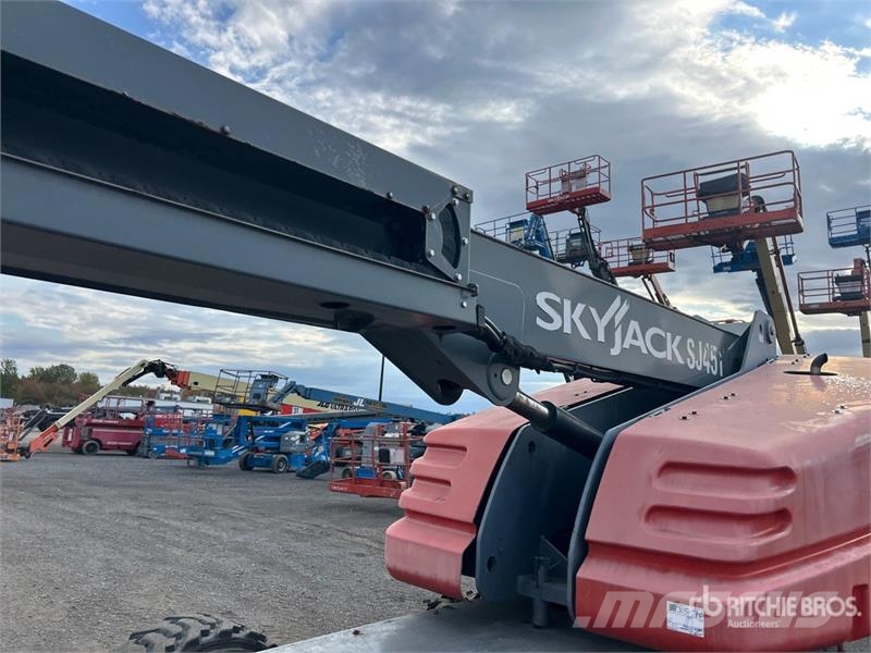 SkyJack SJ45T 4WD Dual Fuel Telescopic Boom Lift Teleskopiskie pacēlāji