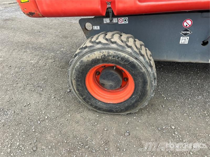 SkyJack SJ45T 4WD Dual Fuel Telescopic Boom Lift Teleskopiskie pacēlāji